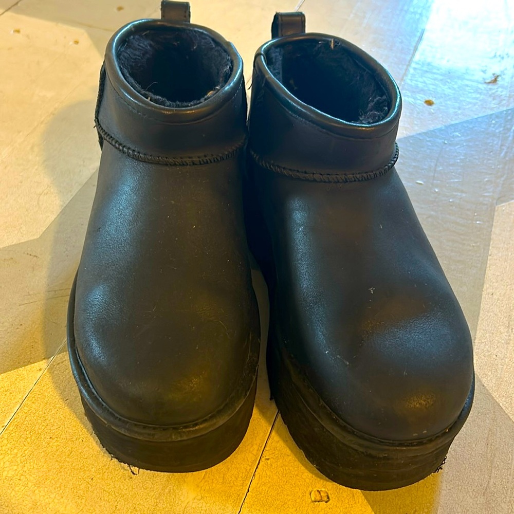 Ultra Mini Platform Uggs size 7